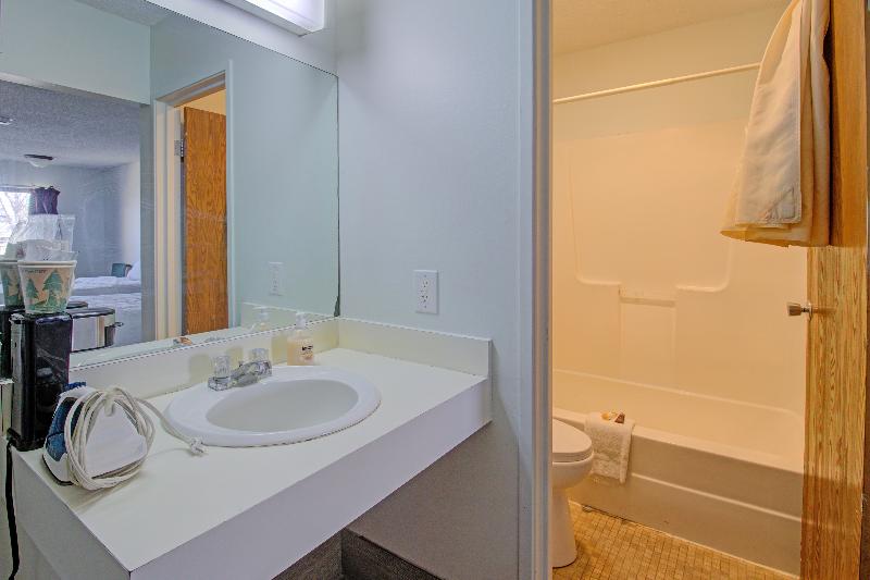 OYO Malden Airport Inn image
