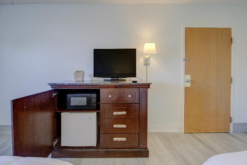 OYO Malden Airport Inn image