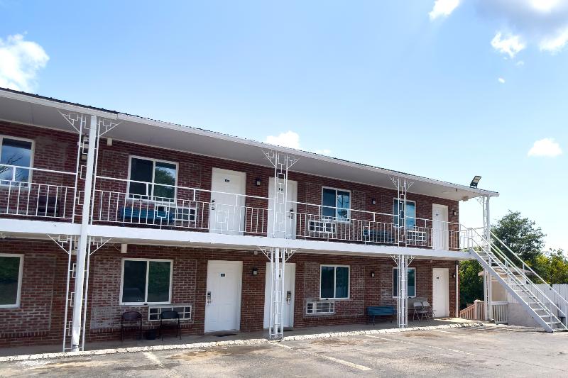 Imperial Inn Tazwell image