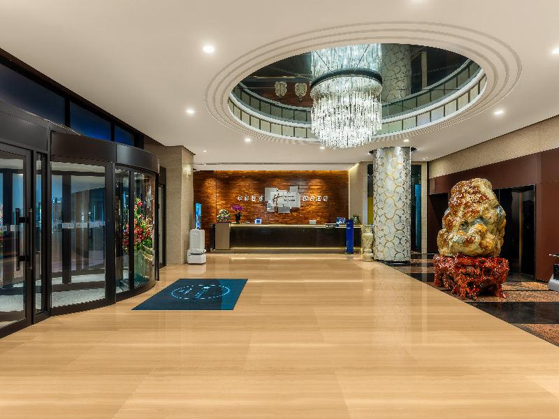 Holiday Inn Express Beijing Huacai image