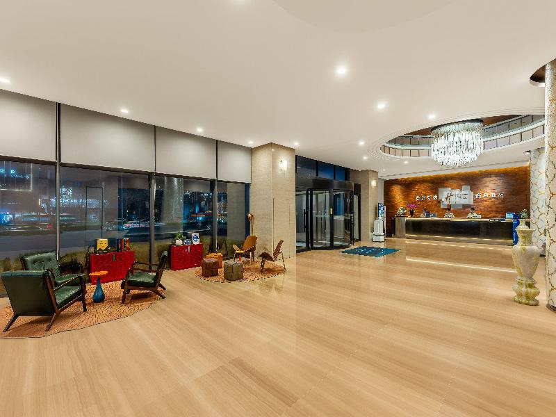 Holiday Inn Express Beijing Huacai image