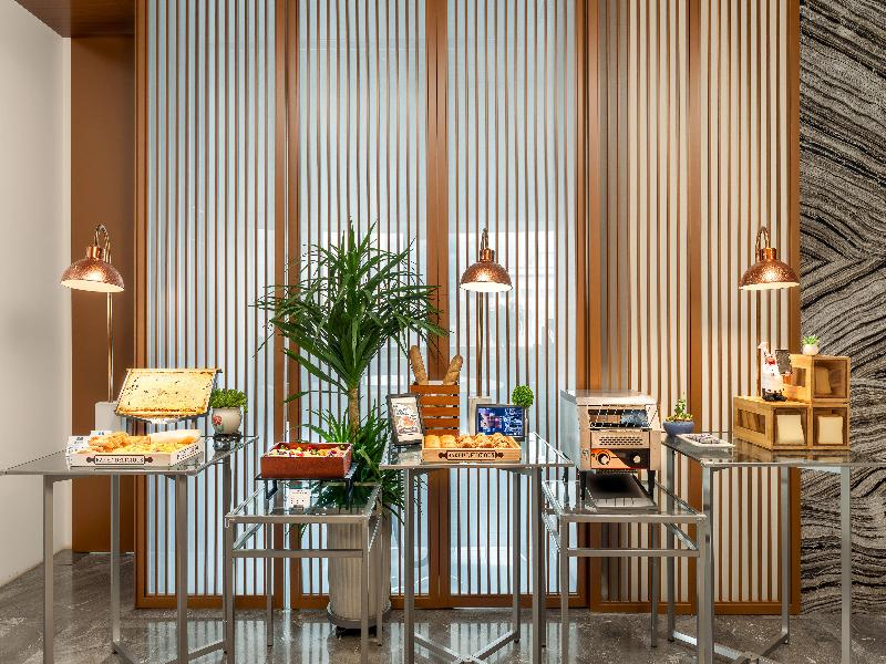 Holiday Inn Express Beijing Huacai image