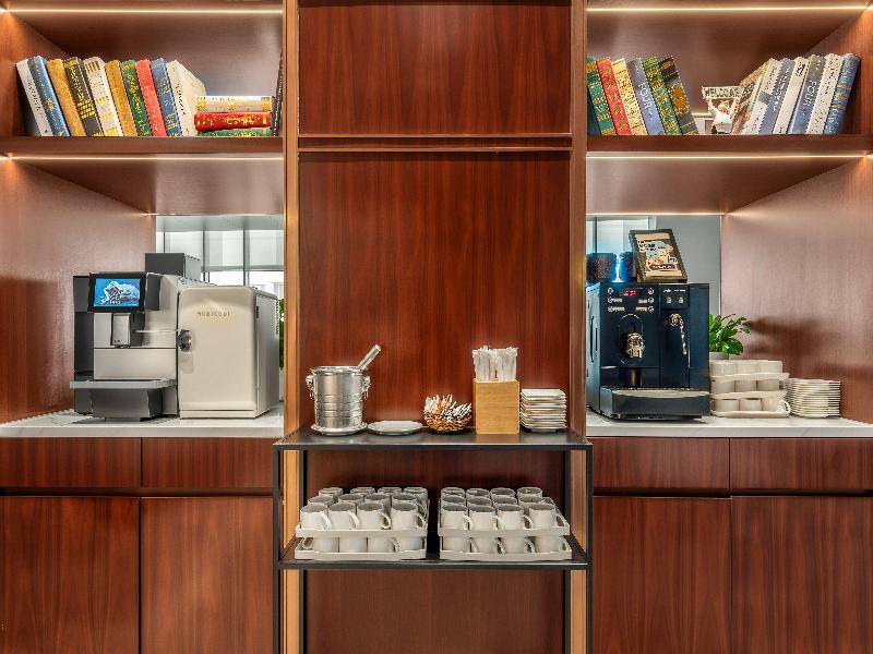 Holiday Inn Express Beijing Huacai image