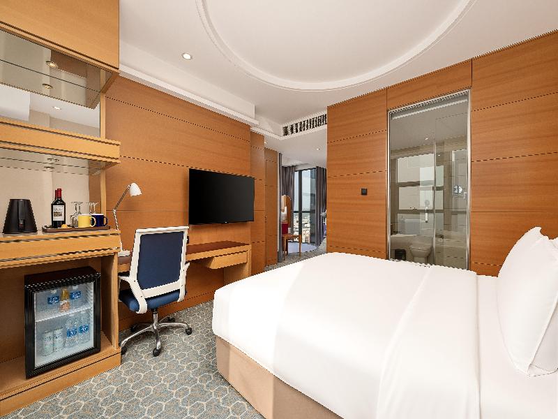 Holiday Inn Express Beijing Huacai image