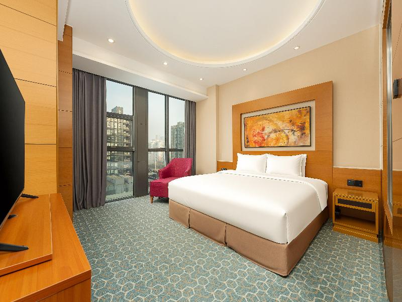 Holiday Inn Express Beijing Huacai image