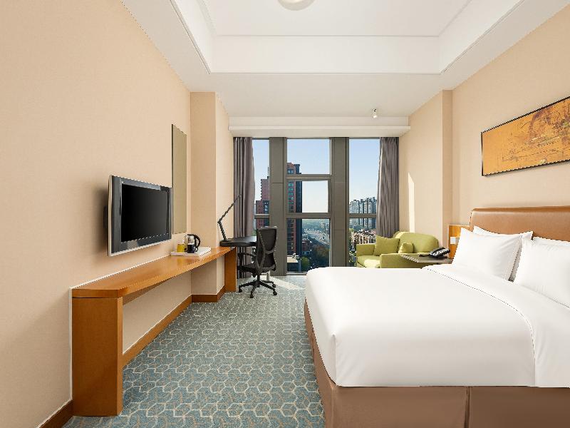 Holiday Inn Express Beijing Huacai image