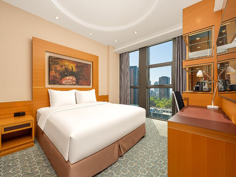 Holiday Inn Express Beijing Huacai image