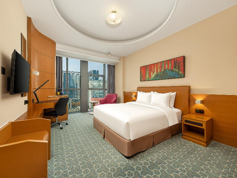 Holiday Inn Express Beijing Huacai image