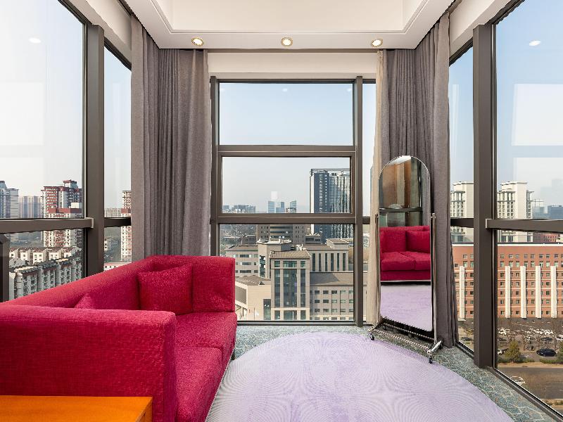 Holiday Inn Express Beijing Huacai image