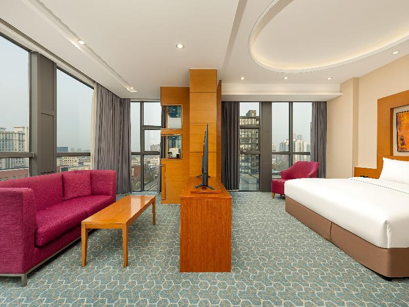 Holiday Inn Express Beijing Huacai image