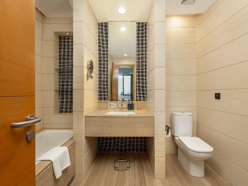 Holiday Inn Express Beijing Huacai image