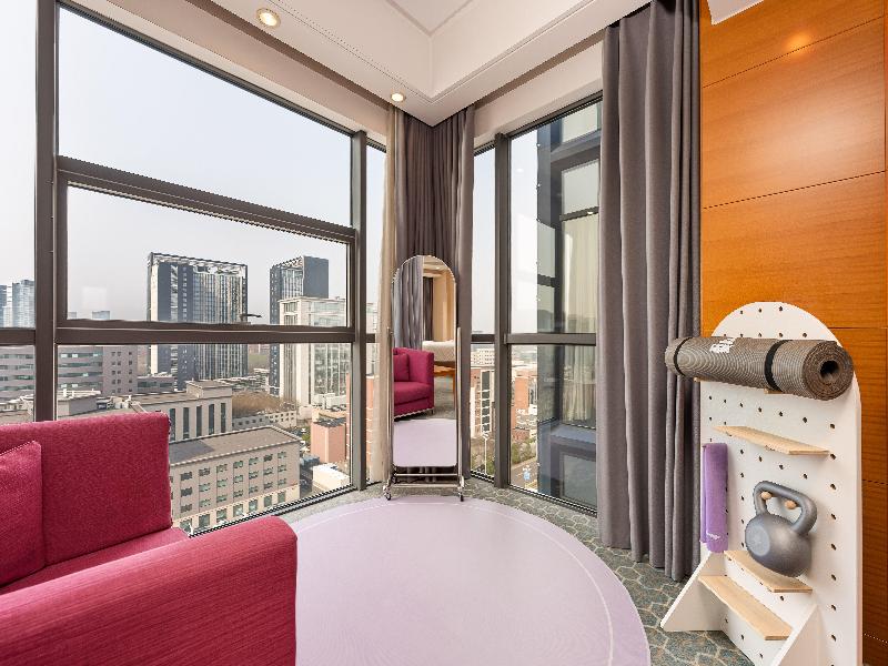 Holiday Inn Express Beijing Huacai image