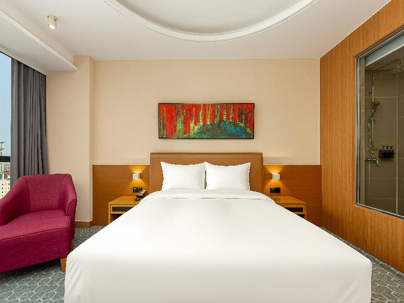 Holiday Inn Express Beijing Huacai image