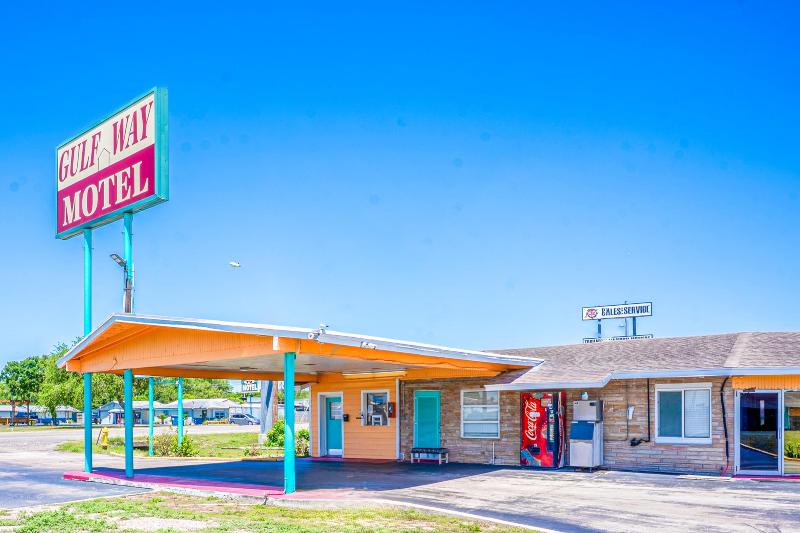 Gulfway Motel By Oyo Near Airport I 37