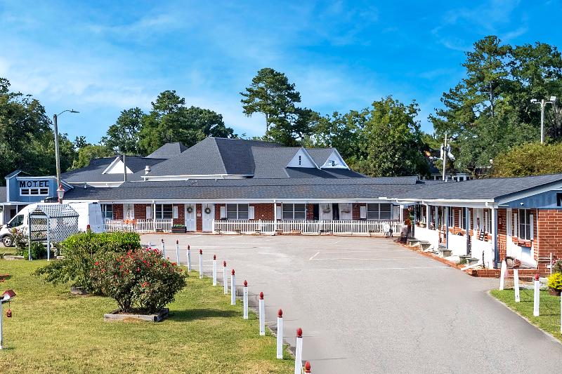 Chesterfield Hotel by OYO Hwy 9 image