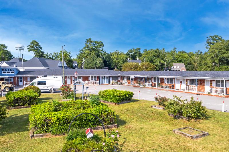 Chesterfield Hotel by OYO Hwy 9 image