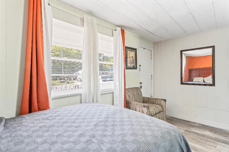 Chesterfield Hotel by OYO Hwy 9 image