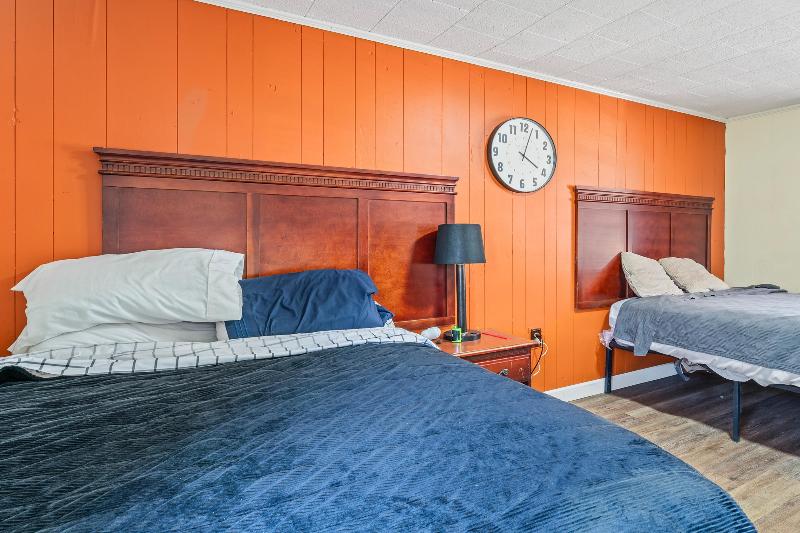 Chesterfield Hotel by OYO Hwy 9 image