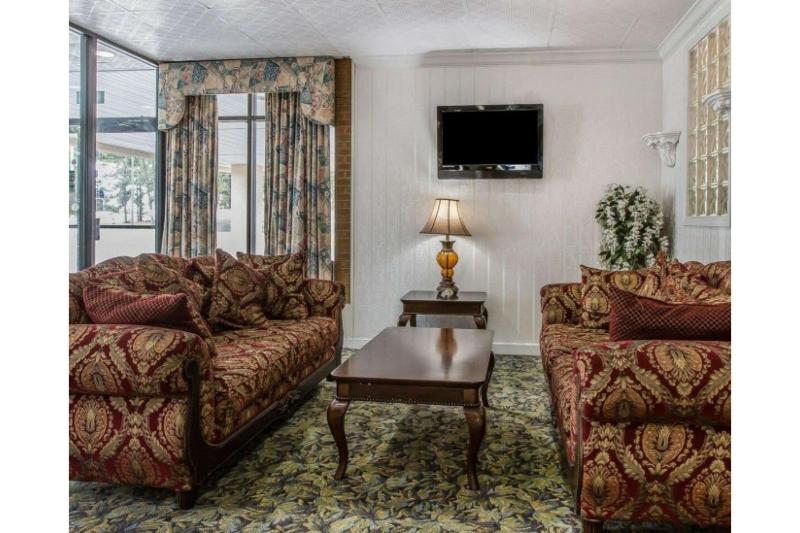 Travelers Inn Douglas By OYO US-441 image