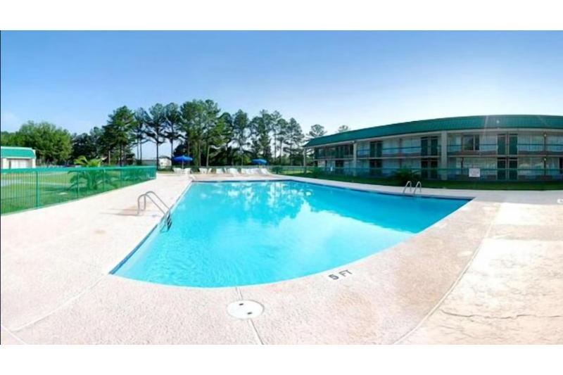 Travelers Inn Douglas By OYO US-441 image