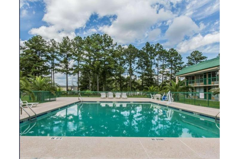 Travelers Inn Douglas By OYO US-441 image