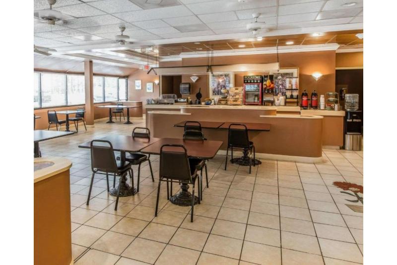 Travelers Inn Douglas By OYO US-441 image