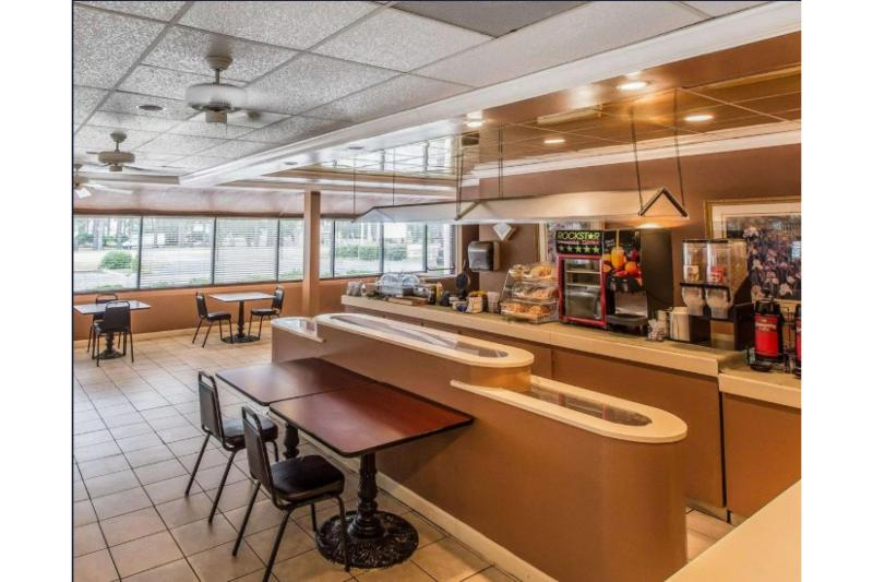 Travelers Inn Douglas By OYO US-441 image