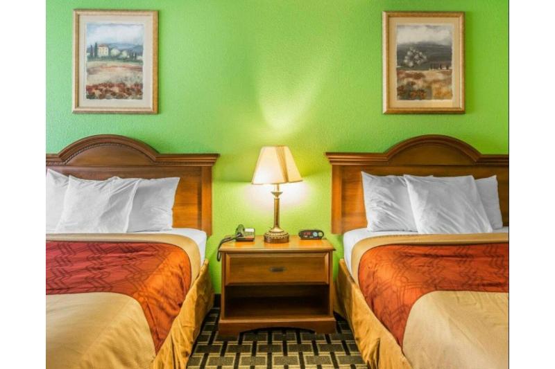 Travelers Inn Douglas By OYO US-441 image