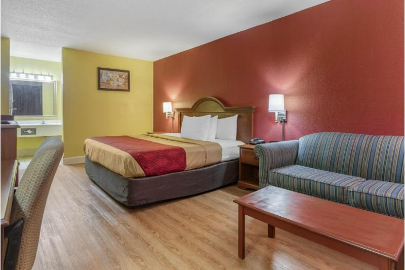 Travelers Inn Douglas By OYO US-441 image