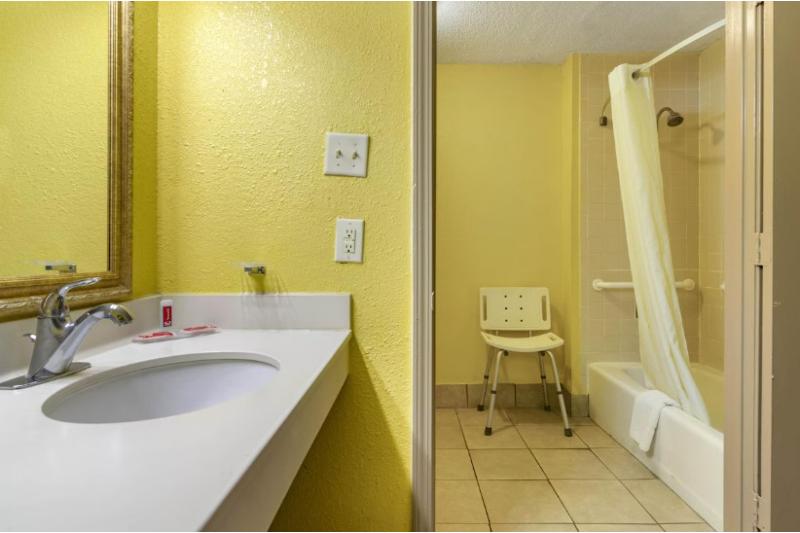 Travelers Inn Douglas By OYO US-441 image