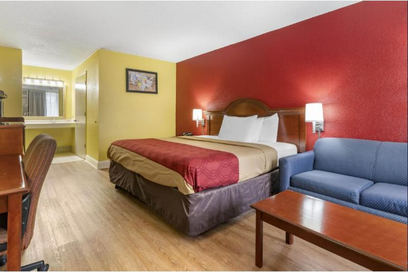Travelers Inn Douglas By OYO US-441 image