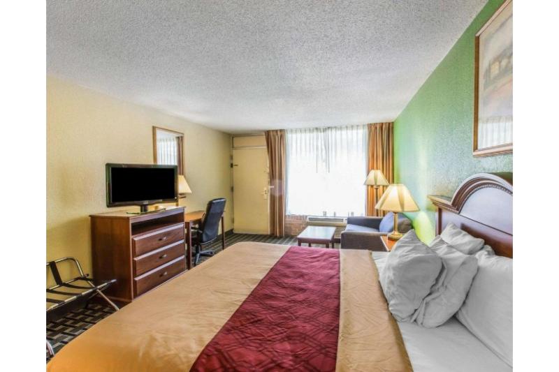 Travelers Inn Douglas By OYO US-441 image