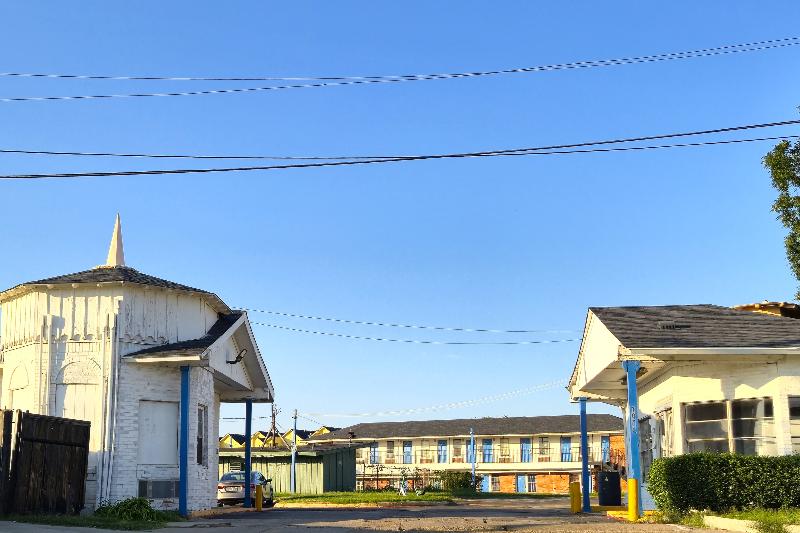 Cole Manor Motel By Oyo Love Field Market Center