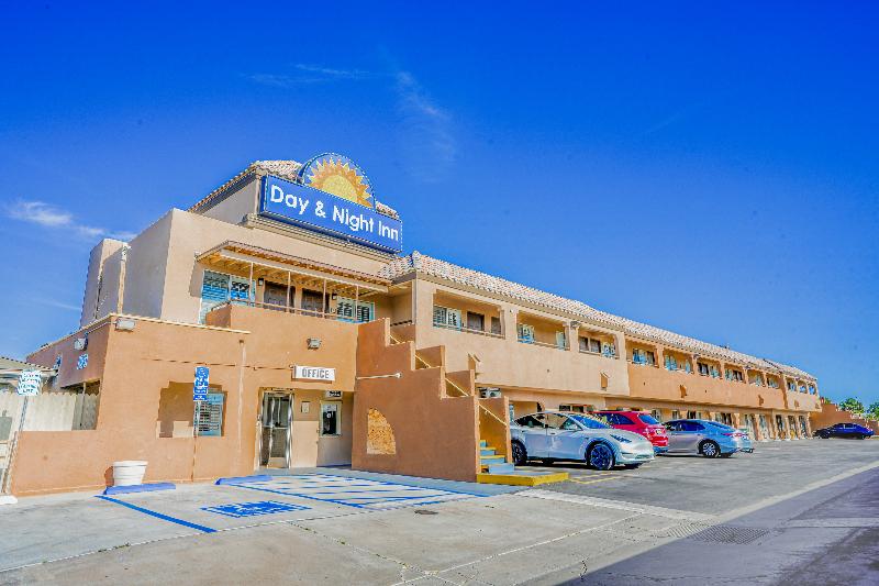 Day & Night Inn image