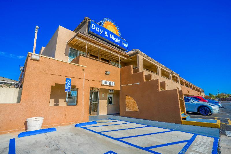 Day & Night Inn image