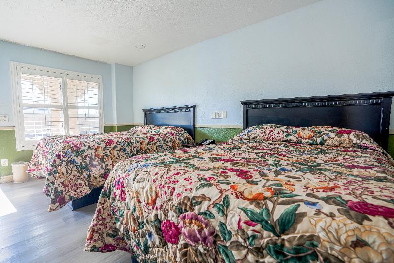 Day & Night Inn image