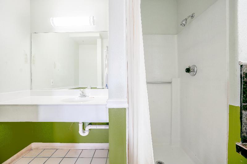 Day & Night Inn image
