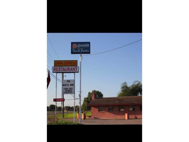 Lakeside inn & suites by OYO Mathis I 37