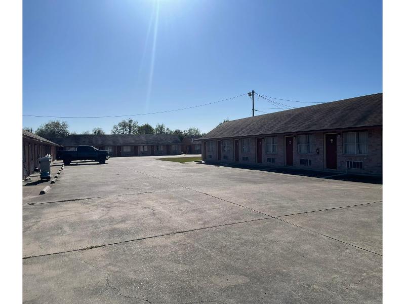 Lakeside inn & suites by OYO Mathis I 37 image