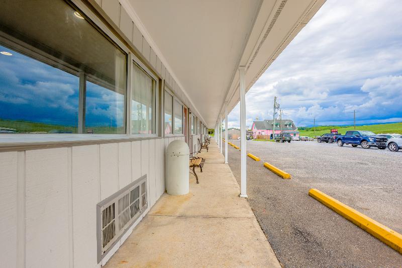 Budget Inn By OYO Natural Bridge I-81 image