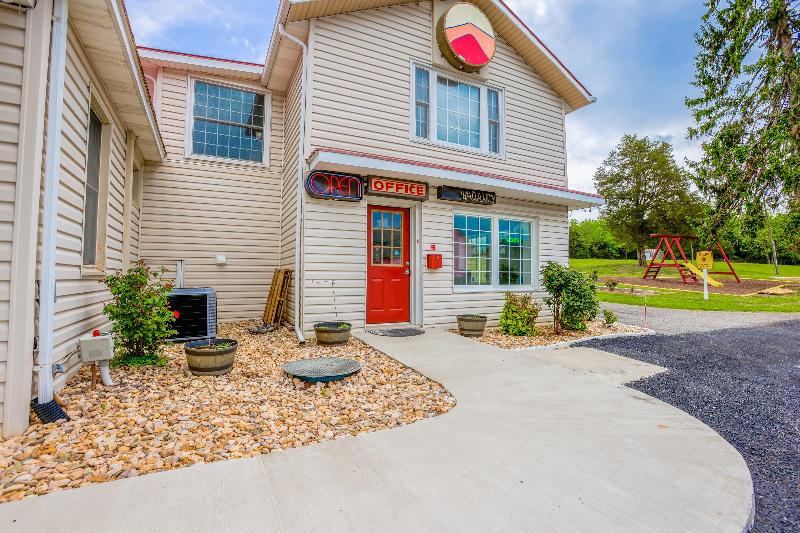 Budget Inn By OYO Natural Bridge I-81 image