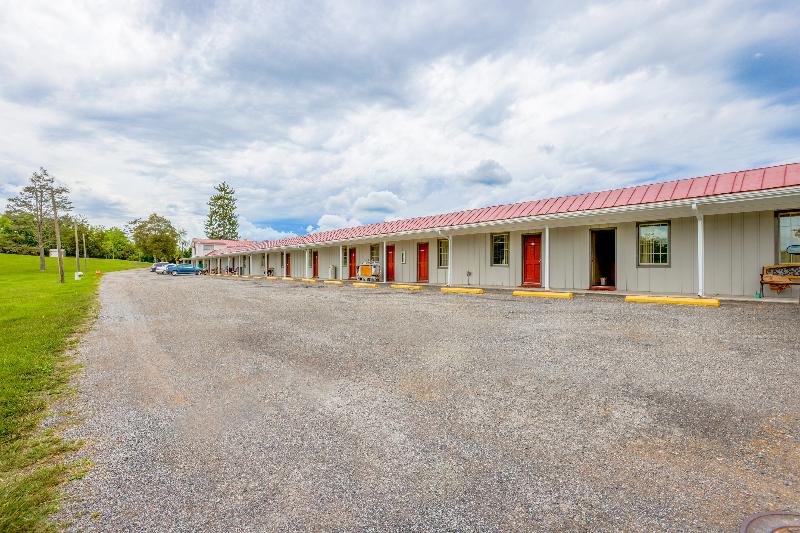 Budget Inn By OYO Natural Bridge I-81 image
