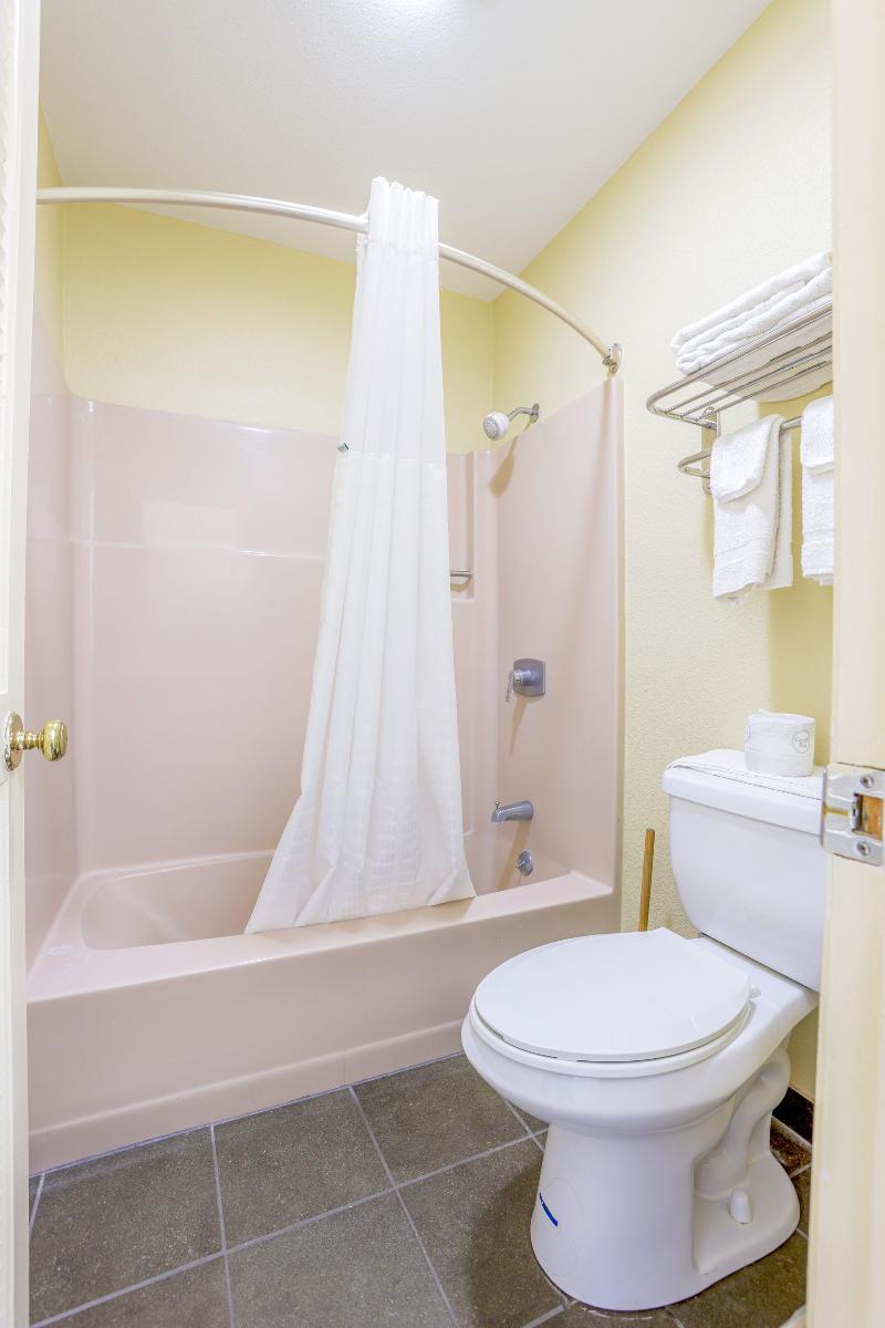Budget Inn By OYO Natural Bridge I-81 image