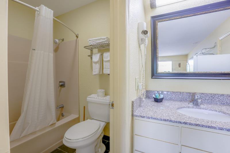 Budget Inn By OYO Natural Bridge I-81 image