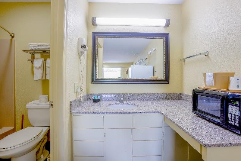 Budget Inn By OYO Natural Bridge I-81 image
