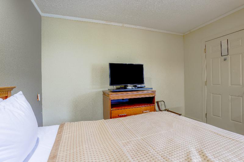 Budget Inn By OYO Natural Bridge I-81 image