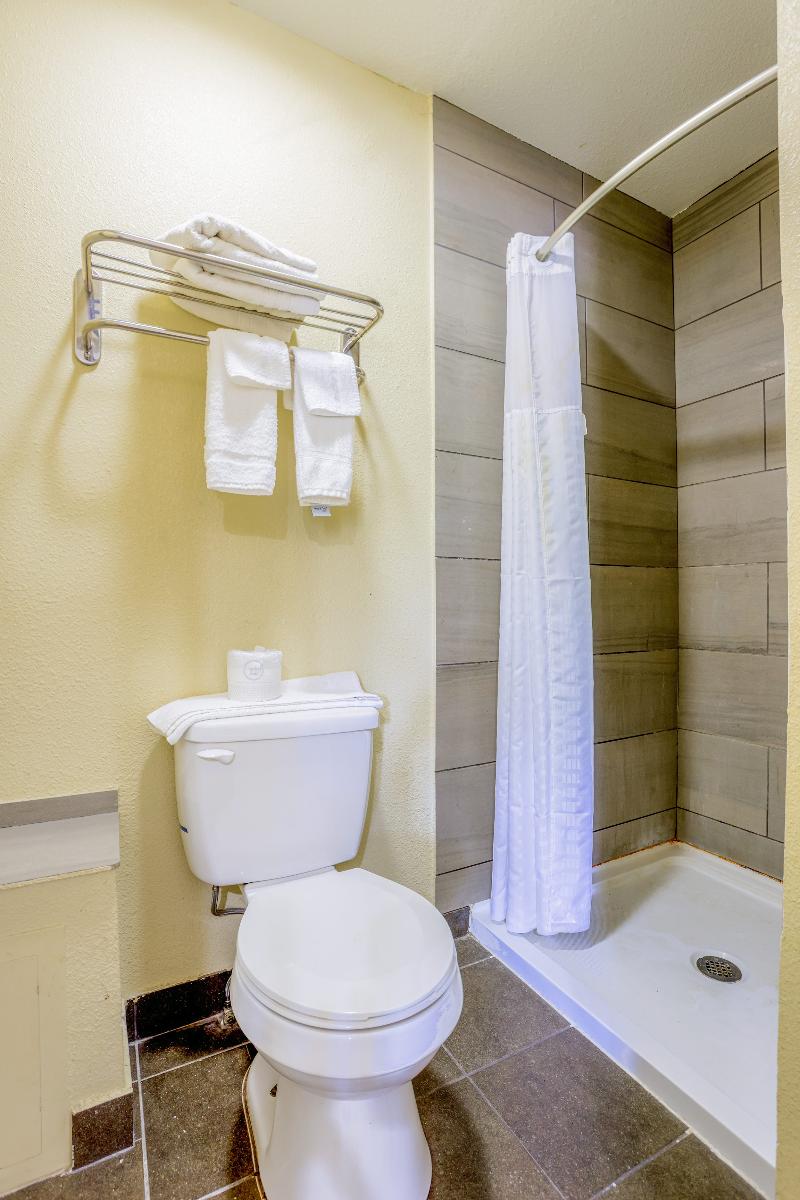 Budget Inn By OYO Natural Bridge I-81 image