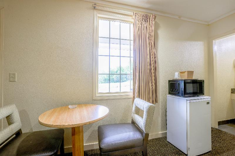Budget Inn By OYO Natural Bridge I-81 image