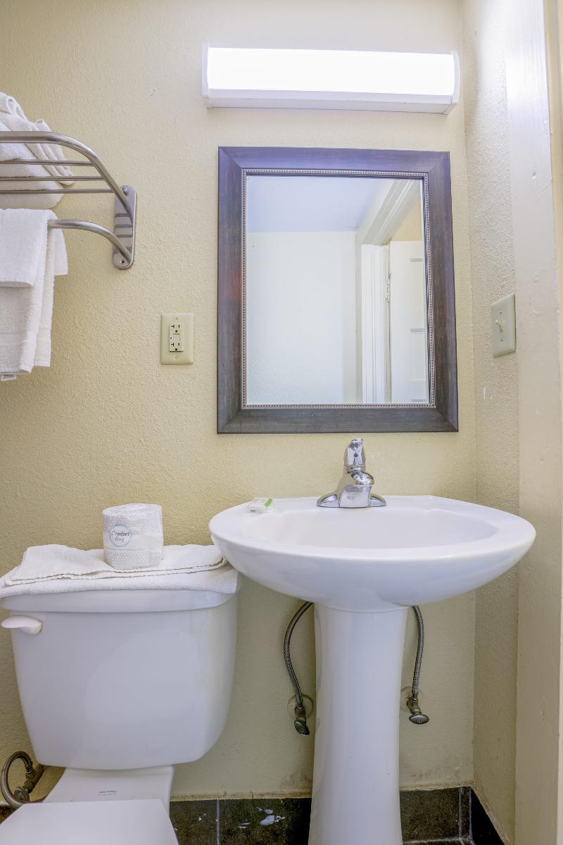 Budget Inn By OYO Natural Bridge I-81 image