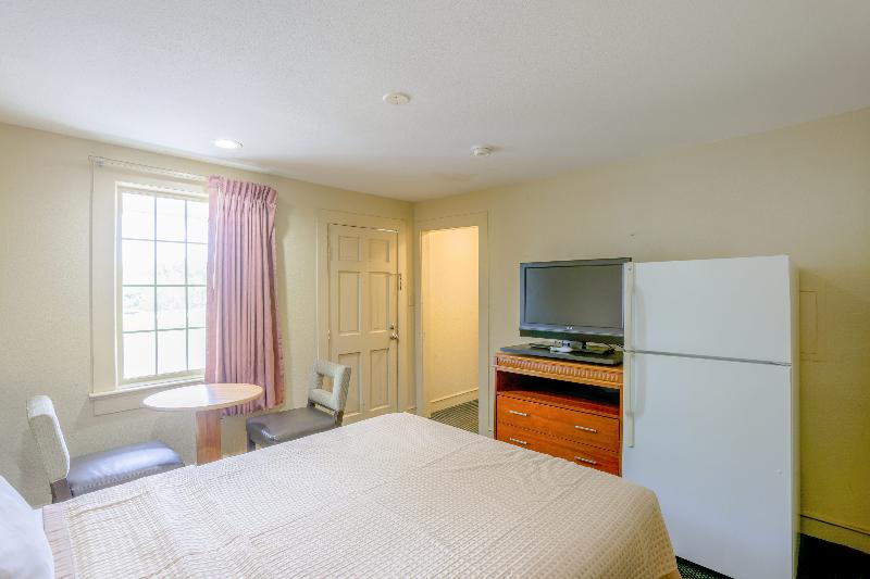 Budget Inn By OYO Natural Bridge I-81 image